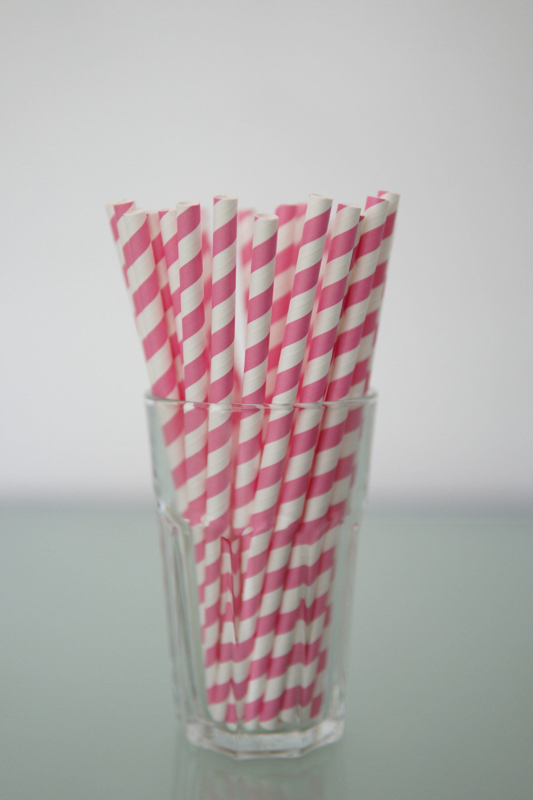 PAIE DE BĂUT DIN HÂRTIE, ALB-ROZ (197X8MM) – SET 400 BUCĂȚI 4