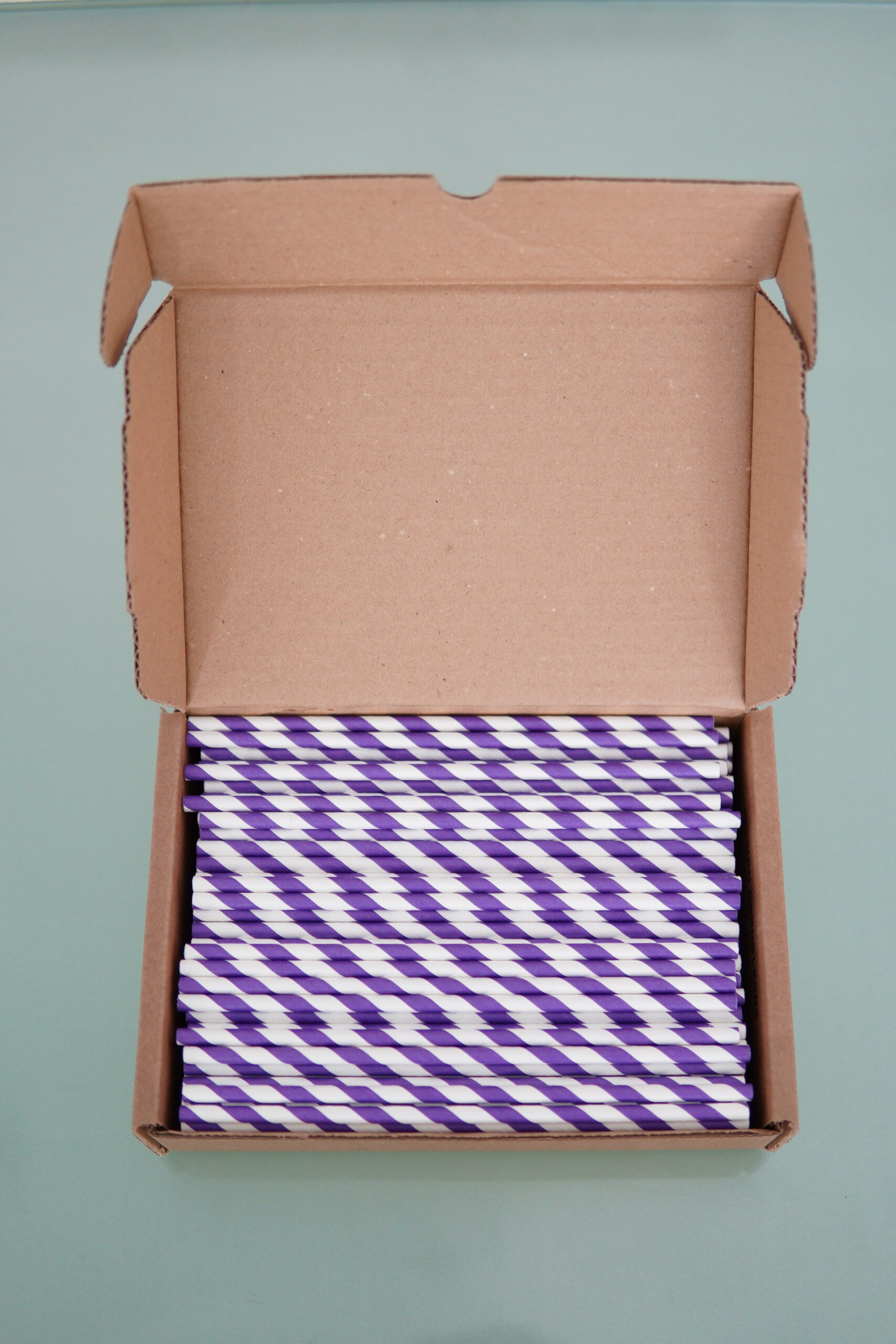 PAIE DE BĂUT DIN HÂRTIE, ALB-MOV (197X6MM) – SET 200 BUCĂȚI 3