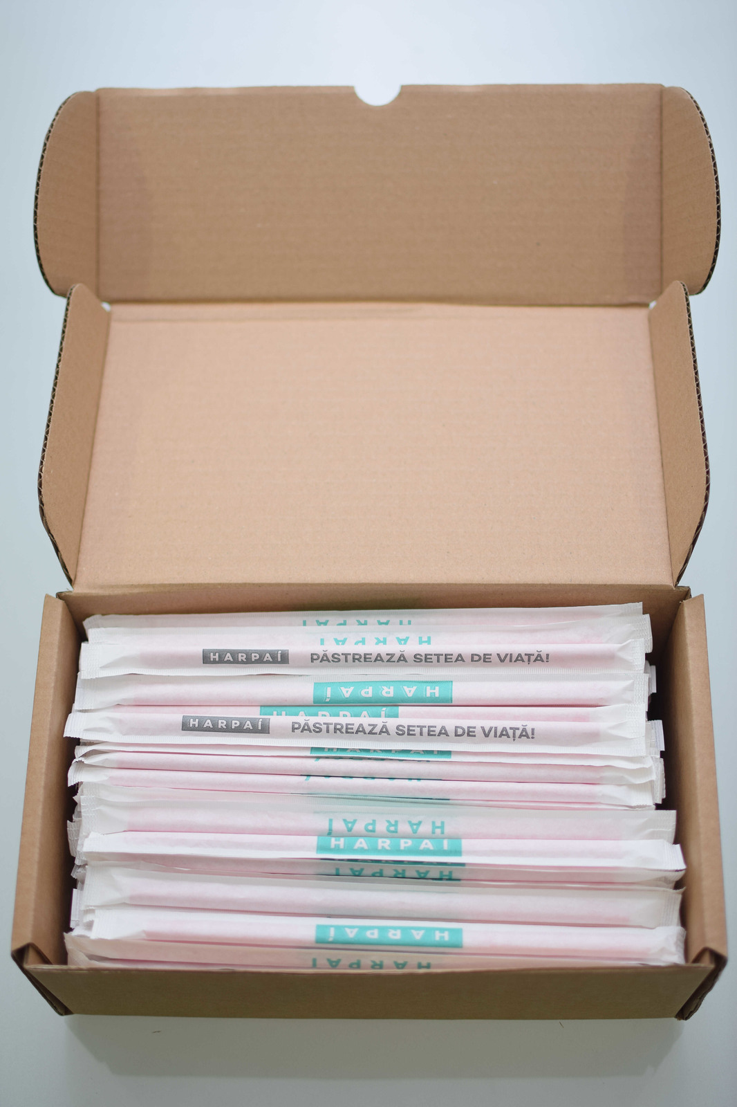 PAIE DE BĂUT DIN HÂRTIE, AMBALATE INDIVIDUAL – ROȘU – SET 200 BUCĂȚI (197X6MM) 2